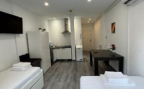 Estudio en Callao, 4 personas